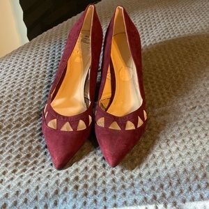 Marc fisher burgundy suede heels